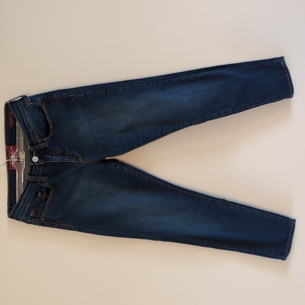 Lucky Brand Sofia Capri  "4/27" Jeans -  Size 4 - 29" x 25" L/N, Flawless.